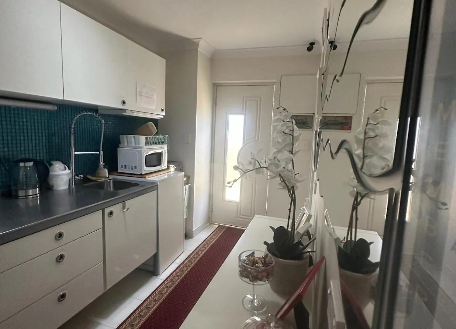 Astoria Retreat Bed & Breakfast Perth 4*,  Austrália