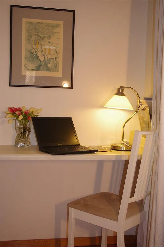 Astoria Retreat Bed & Breakfast Perth 4*,
