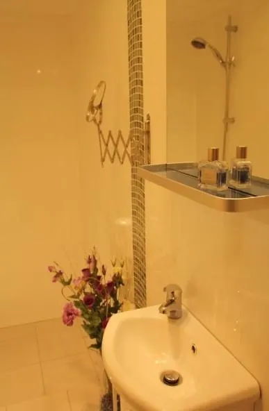 Astoria Retreat Bed & Breakfast Perth 4*,  Australien